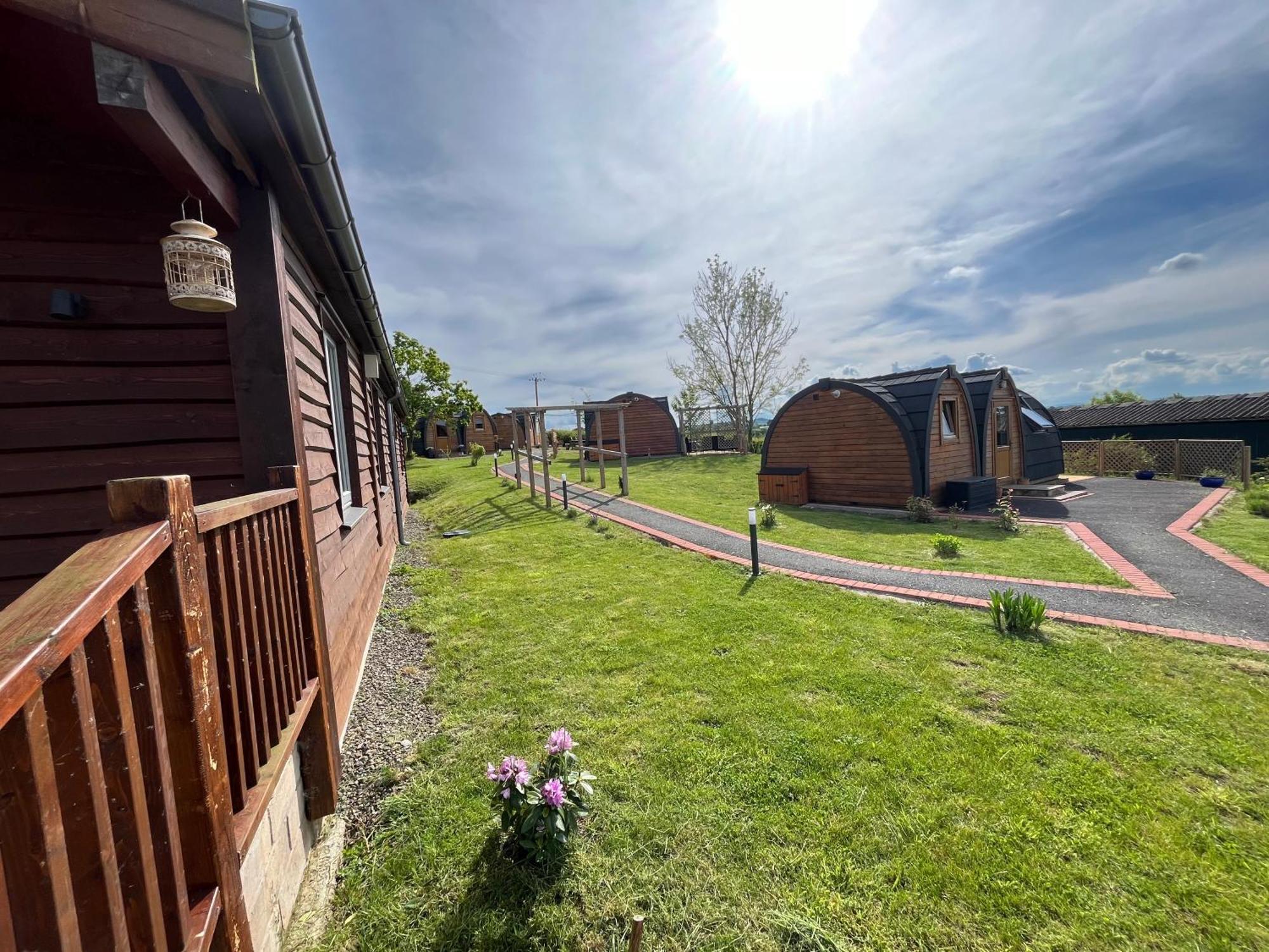 Hotel Hedgehog Glamping Pod School House Farm Leighton  Exteriér fotografie